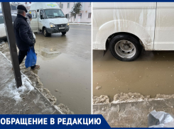 Проехало четыре маршрутки и только один водитель подъехал аккуратно
