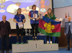 Крымчанка Дарья Македон завоевала бронзовую медаль на всероссийском турнире по армрестлингу