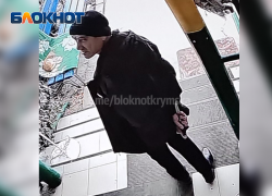 В Крымске, вооруженный ножом мужчина, ограбил пожилую женщину