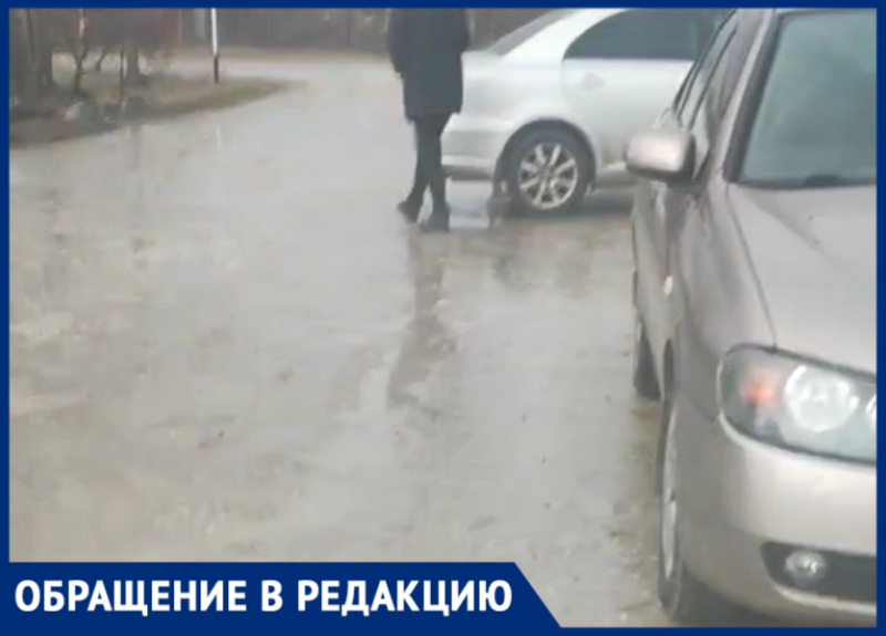 «Грязь, лужи»: крымчанка сообщила об ужасном состоянии улицы