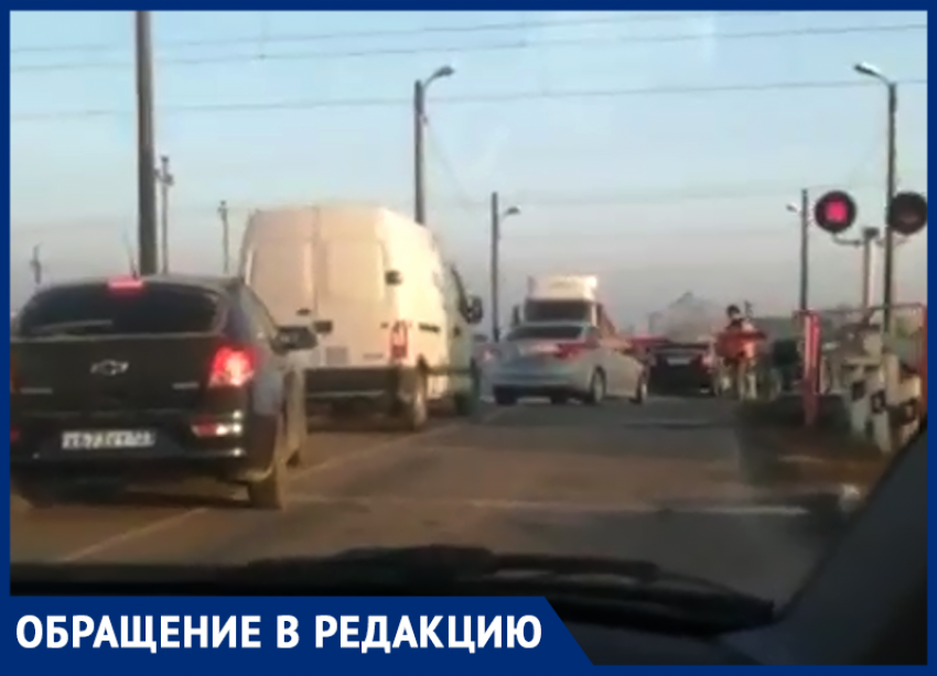 В Крымском районе водители жалуются на проблемный переезд 