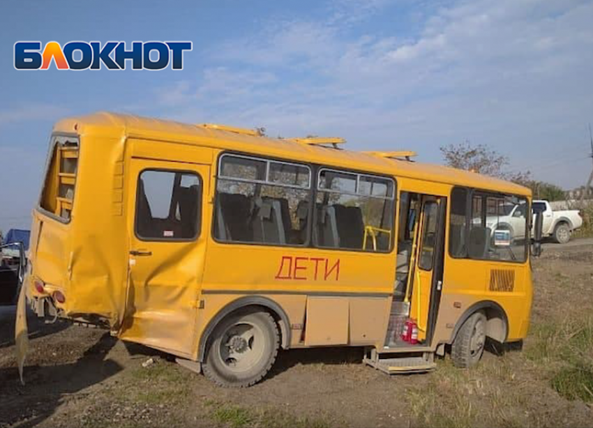 В Славянском районе «Газель» загорелась после столкновения со школьным автобусом