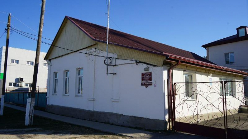 Глава Крымского района пообещал осуществить капитальный ремонт детской школы искусств