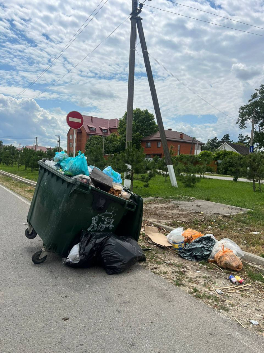 Борьба с мусором в Крымске продолжается