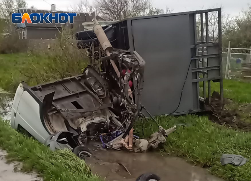 В Крымском районе «Газель» вылетела с дороги в канаву